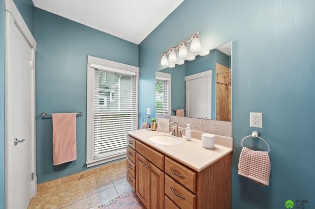 702 Sumner Street, Lincoln, NE 68502