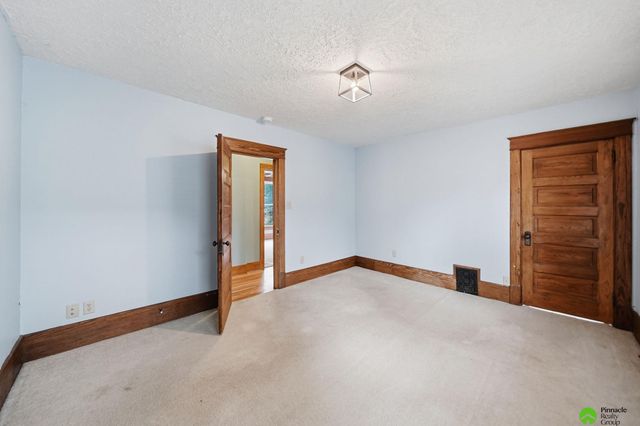 702 Sumner Street, Lincoln, NE 68502