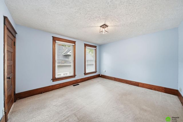 702 Sumner Street, Lincoln, NE 68502