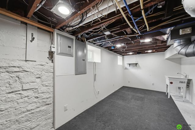 702 Sumner Street, Lincoln, NE 68502