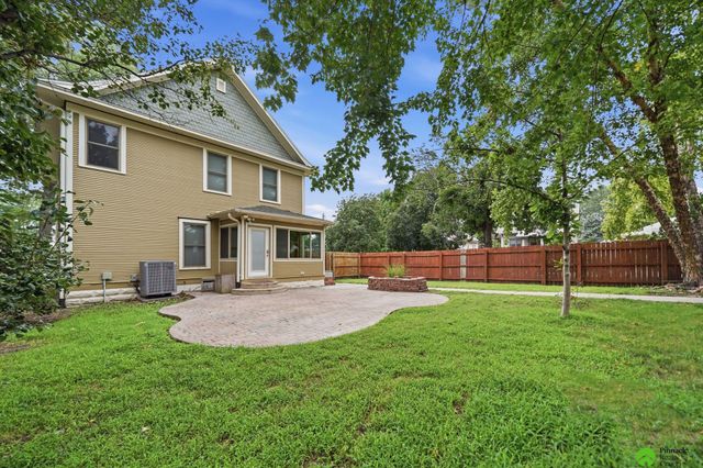 702 Sumner Street, Lincoln, NE 68502