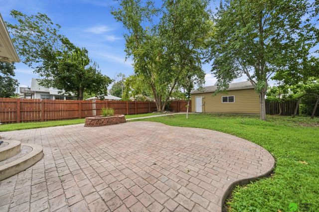 702 Sumner Street, Lincoln, NE 68502