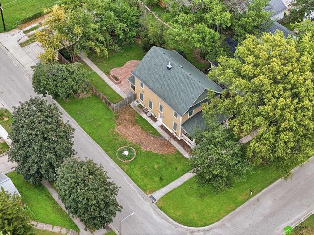 702 Sumner Street, Lincoln, NE 68502