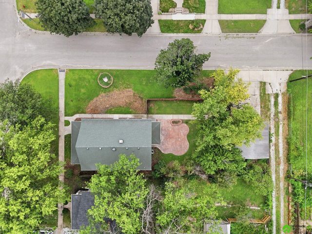 702 Sumner Street, Lincoln, NE 68502