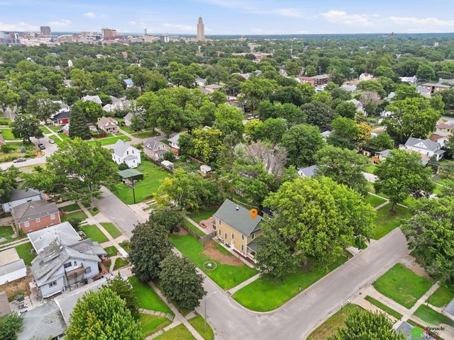 702 Sumner Street, Lincoln, NE 68502