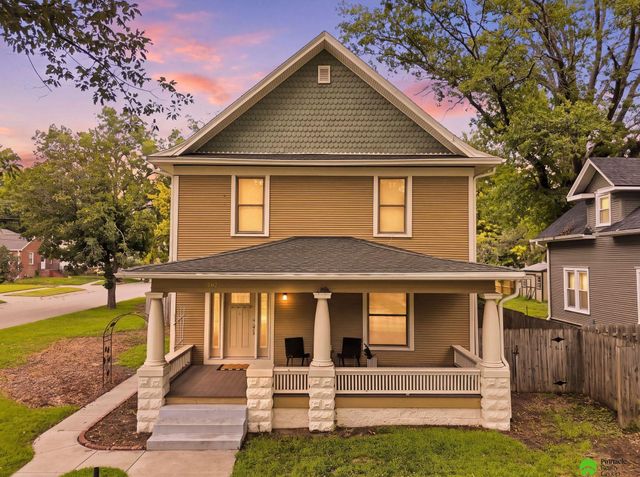 702 Sumner Street, Lincoln, NE 68502