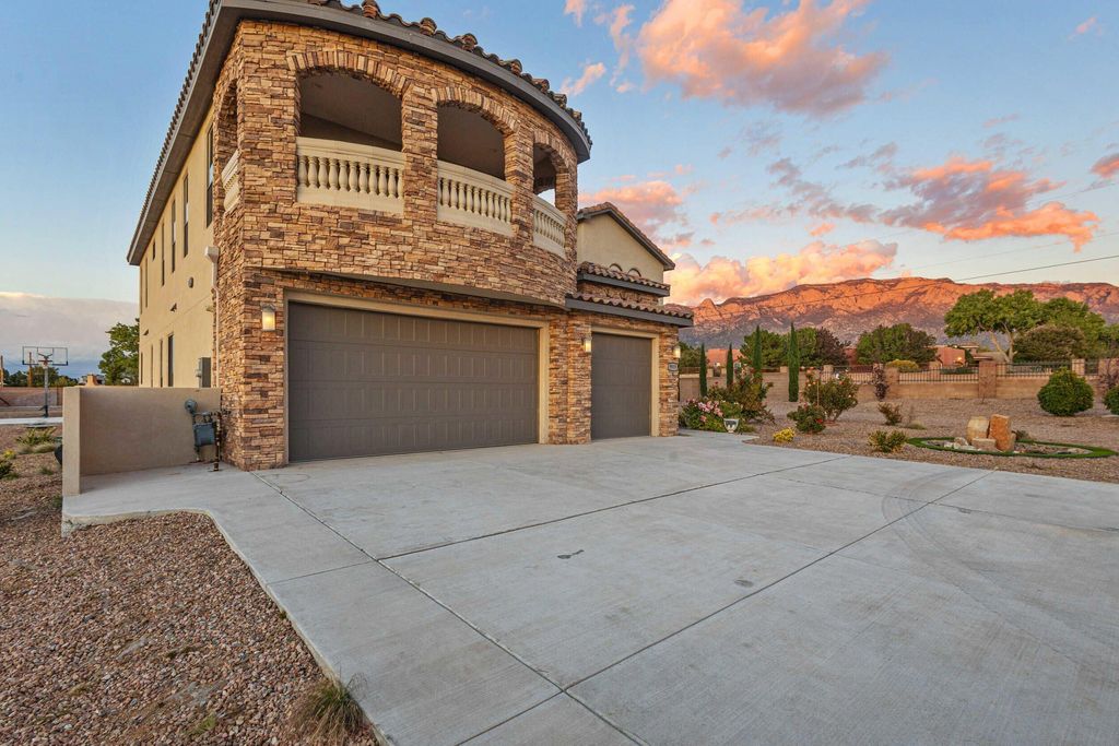 9519 Oakland Avenue NE, Albuquerque, NM 87122