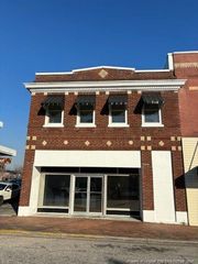 424 N Chestnut Street, Lumberton, NC 28358