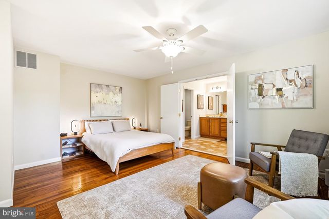 11005 RING RD, Reston, VA 20190