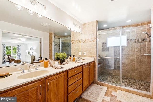 11005 RING RD, Reston, VA 20190