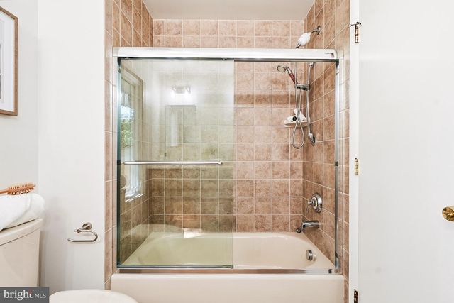 11005 RING RD, Reston, VA 20190