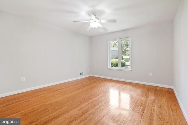 11005 RING RD, Reston, VA 20190