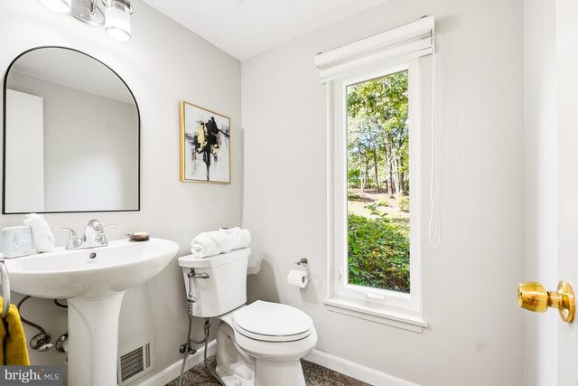 11005 RING RD, Reston, VA 20190