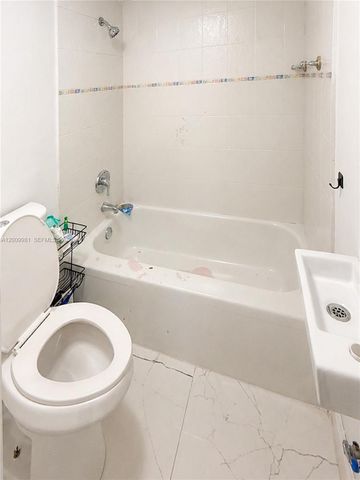 1351 NE Miami Gardens Dr 712E, Miami, FL 33179