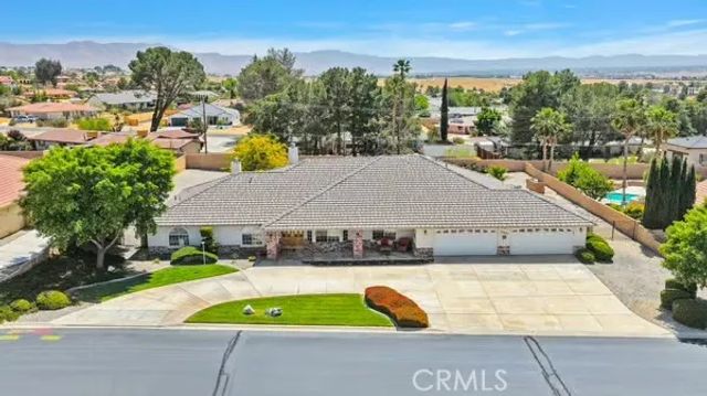 19875 Eyota Road, Apple Valley, CA 92308