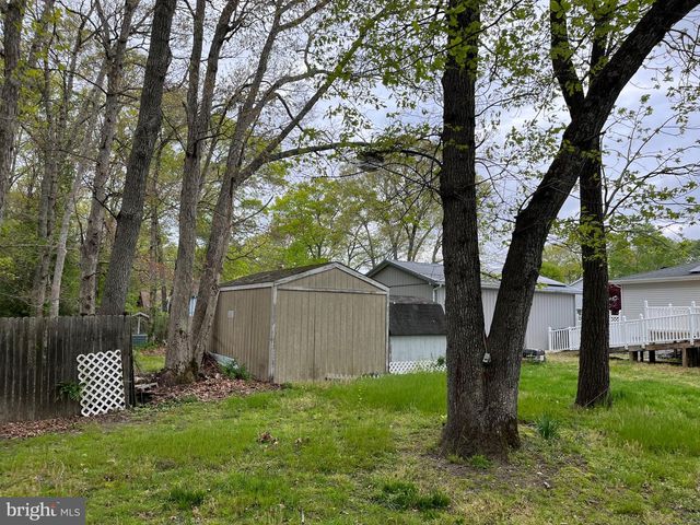 112 1ST AVE, Tuckerton, NJ 08087