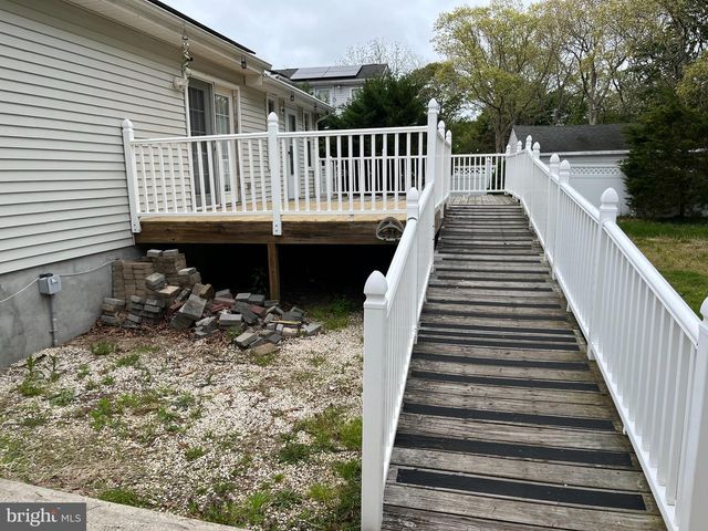 112 1ST AVE, Tuckerton, NJ 08087