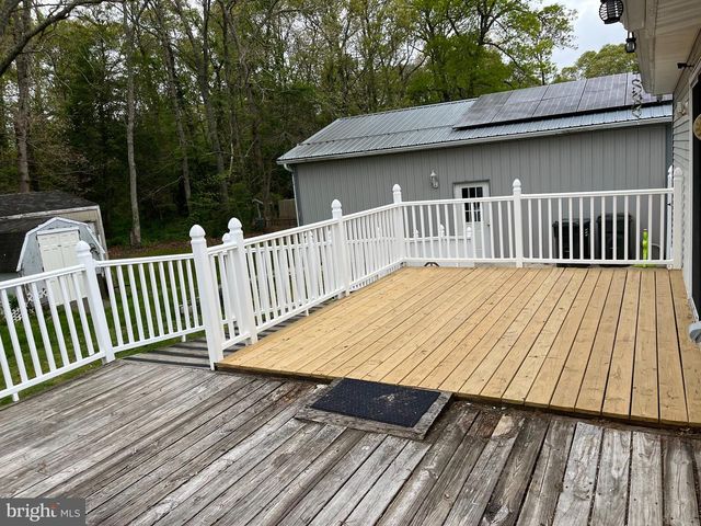 112 1ST AVE, Tuckerton, NJ 08087
