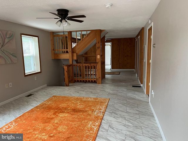 112 1ST AVE, Tuckerton, NJ 08087