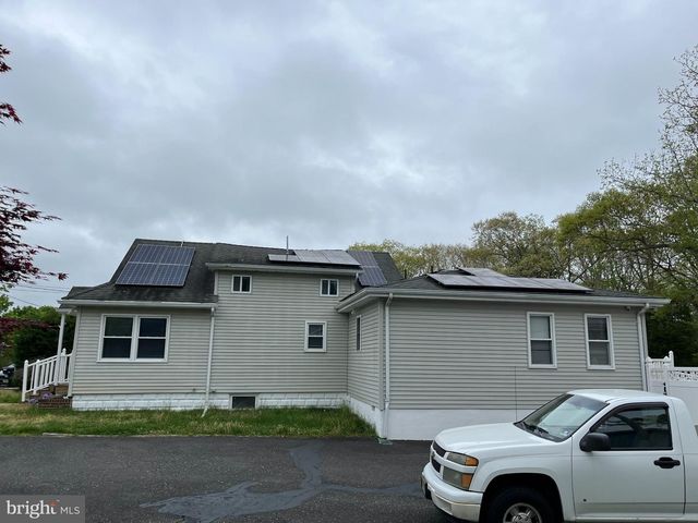 112 1ST AVE, Tuckerton, NJ 08087