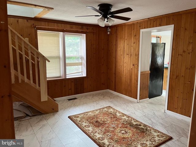 112 1ST AVE, Tuckerton, NJ 08087