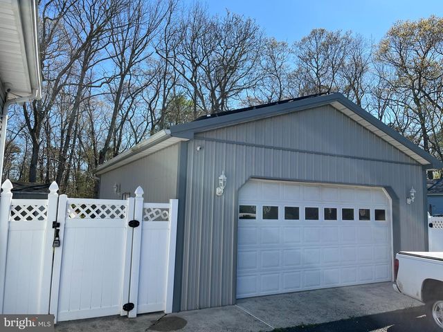 112 1ST AVE, Tuckerton, NJ 08087