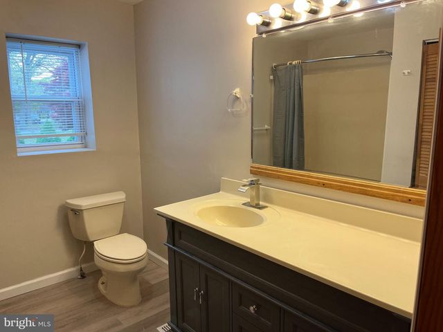 112 1ST AVE, Tuckerton, NJ 08087