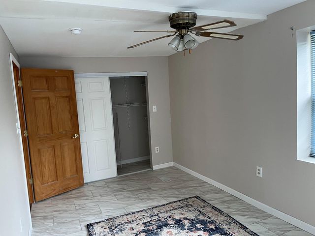 112 1ST AVE, Tuckerton, NJ 08087