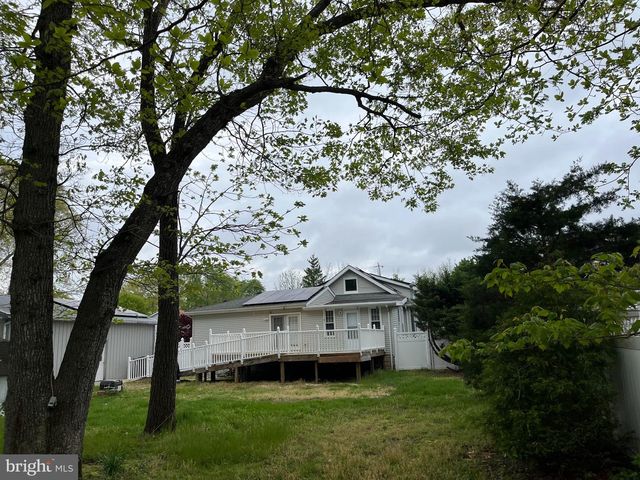 112 1ST AVE, Tuckerton, NJ 08087