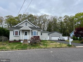 112 1ST AVE, Tuckerton, NJ 08087