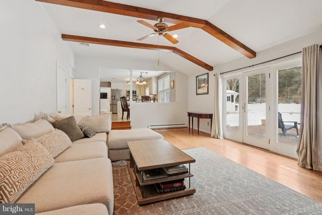 2028 LEGAT LN, Harleysville, PA 19438