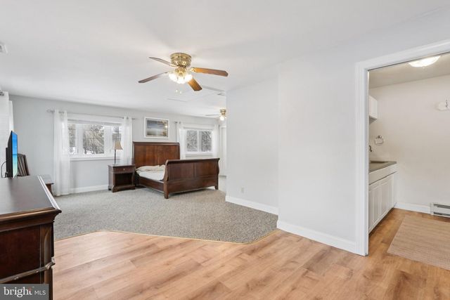 2028 LEGAT LN, Harleysville, PA 19438