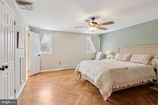 2028 LEGAT LN, Harleysville, PA 19438