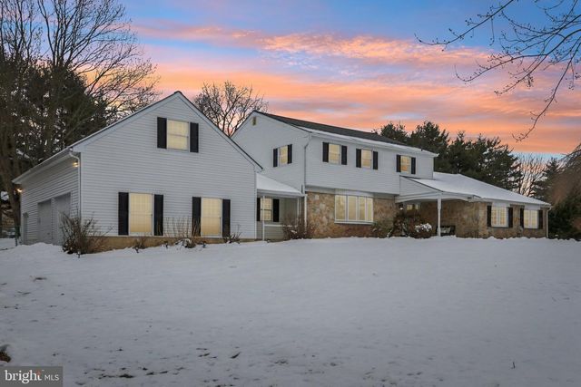 2028 LEGAT LN, Harleysville, PA 19438