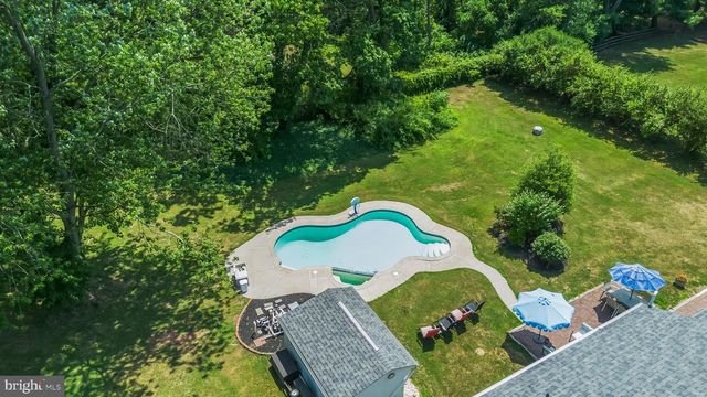 2028 LEGAT LN, Harleysville, PA 19438