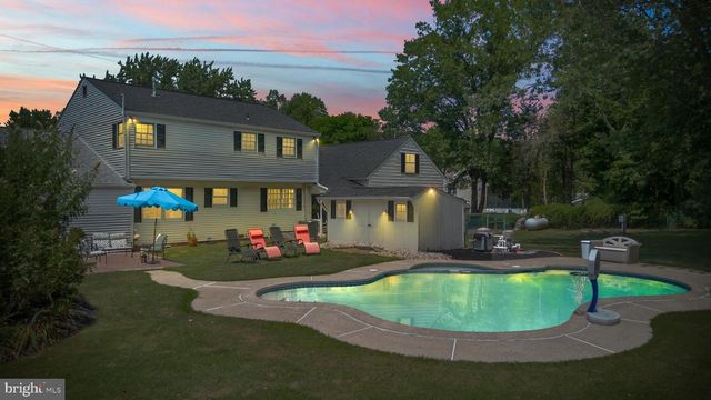 2028 LEGAT LN, Harleysville, PA 19438