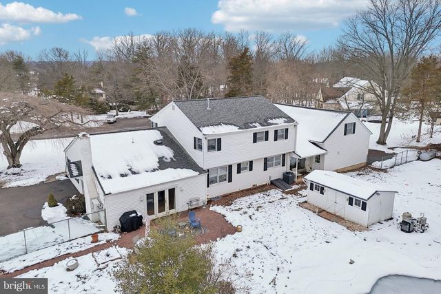 2028 LEGAT LN, Harleysville, PA 19438