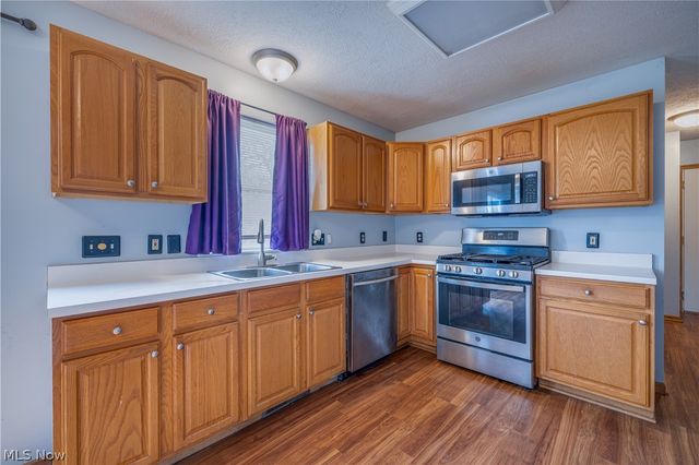 443 Plum Creek Drive, Wadsworth, OH 44281