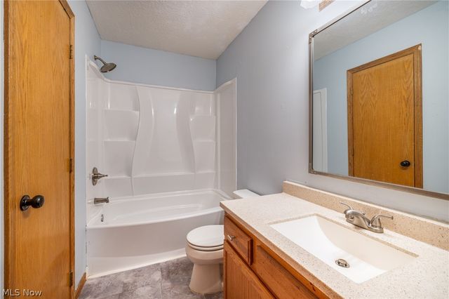 443 Plum Creek Drive, Wadsworth, OH 44281