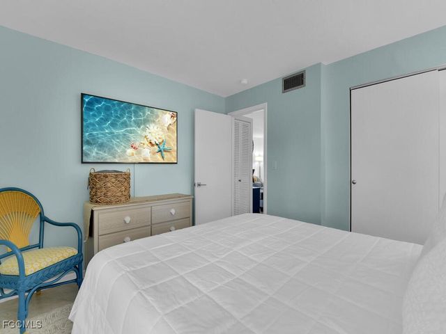 665 12th AVE S 665, Naples, FL 34102