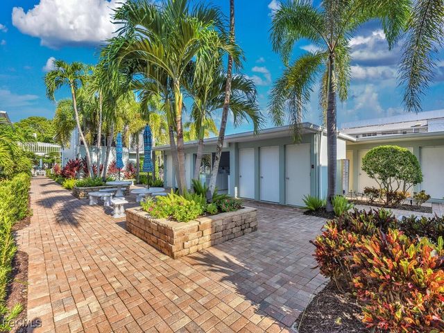 665 12th AVE S 665, Naples, FL 34102