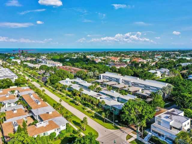 665 12th AVE S 665, Naples, FL 34102