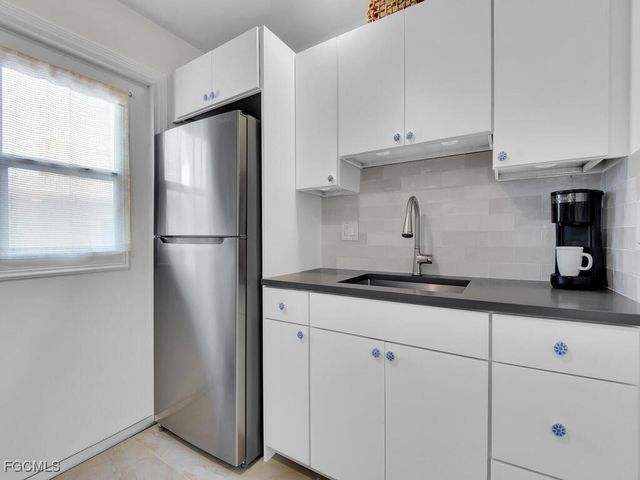 665 12th AVE S 665, Naples, FL 34102