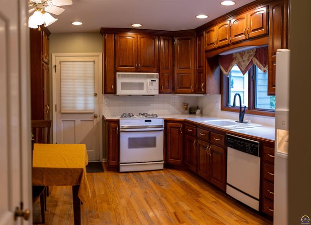 1822 SW Campbell AVE, Topeka, KS 66604