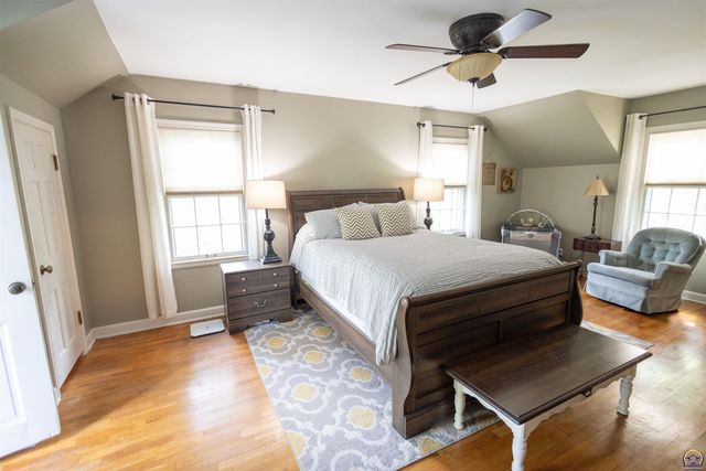 1822 SW Campbell AVE, Topeka, KS 66604