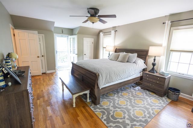 1822 SW Campbell AVE, Topeka, KS 66604