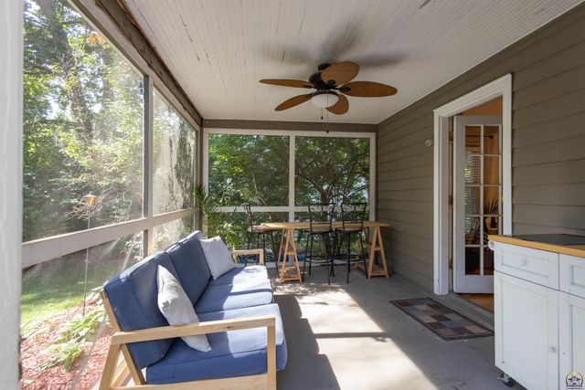 1822 SW Campbell AVE, Topeka, KS 66604