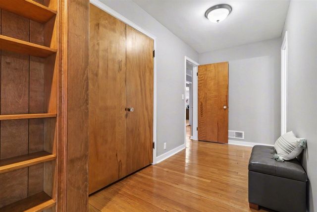 318 Kingsley Avenue, Saint Joseph, MI 49085