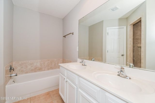 8450 MAPLE Street, Jacksonville, FL 32244