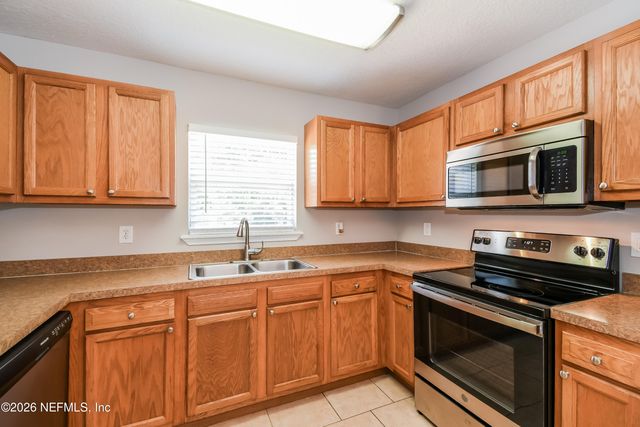 8450 MAPLE Street, Jacksonville, FL 32244